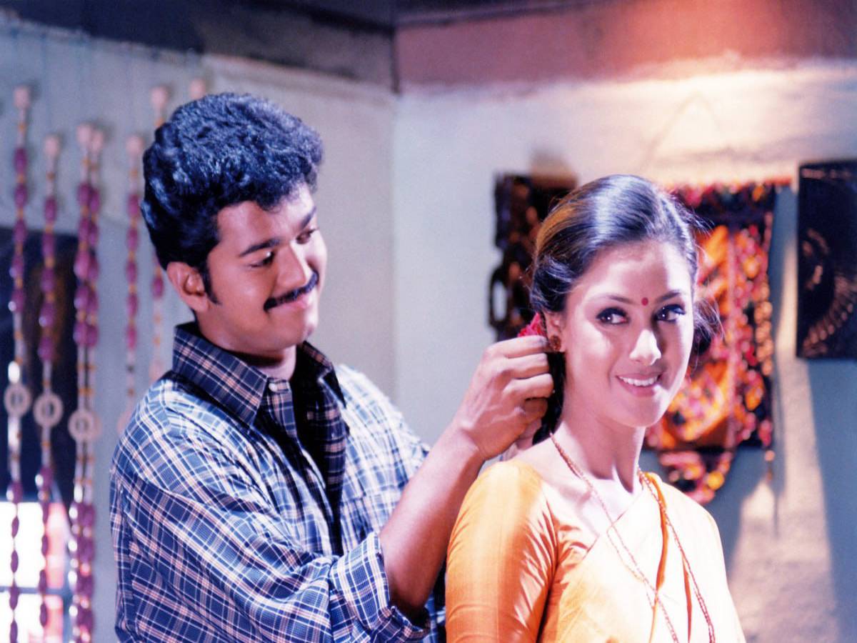 சில்வர் ஜூப்ளி காணும்.. "துள்ளாத மனமும் துள்ளும்".. அதுல முதல்ல நடிக்கவிருந்தது யார் தெரியுமா? - Thentamil
